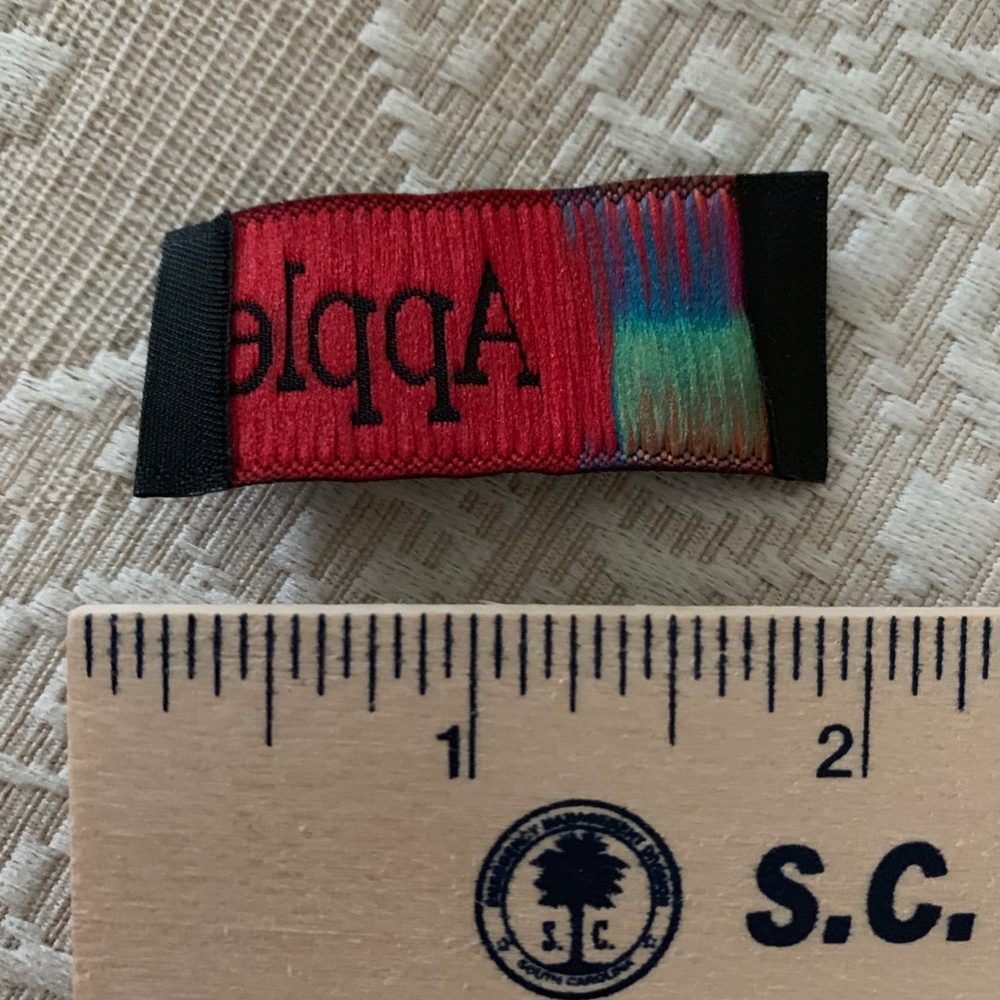 4 Apple Computer Cloth Labels - Picture 2 of 2